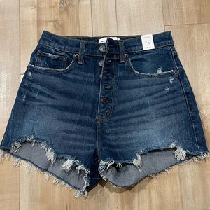 Abercrombie “mom jeans” shorts size 26